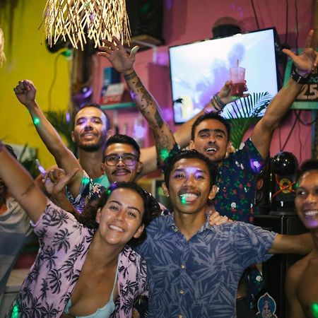 Хостел La Favela Гили Траванган Экстерьер фото