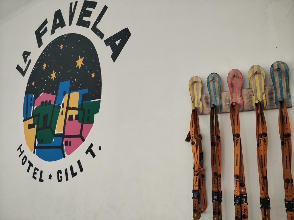 Хостел La Favela Гили Траванган Экстерьер фото