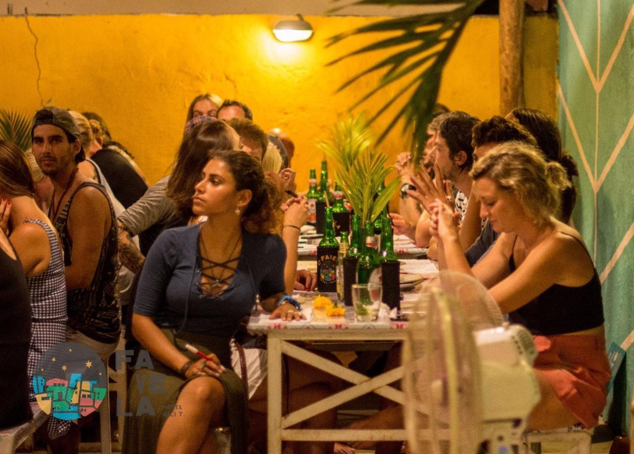 Хостел La Favela Гили Траванган Экстерьер фото